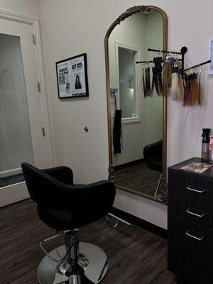 ShanaSlays Lux Salon