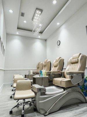 Gloss The Nail Lounge