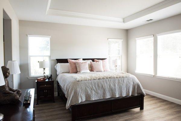 Wall Color: PPG Swirling Smoke
Trim Color: SW Pure White
Ceiling Color: SW Pure White