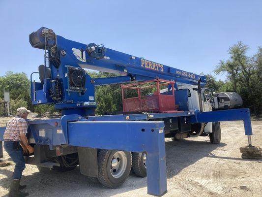 Perry's Crane and Rigging