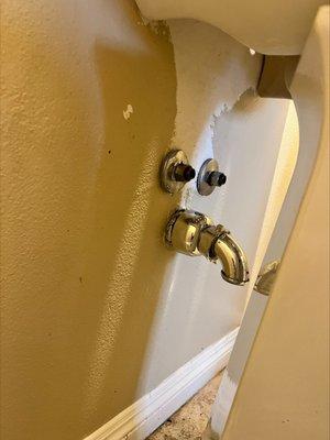 Estrada plumbing services and Repiping