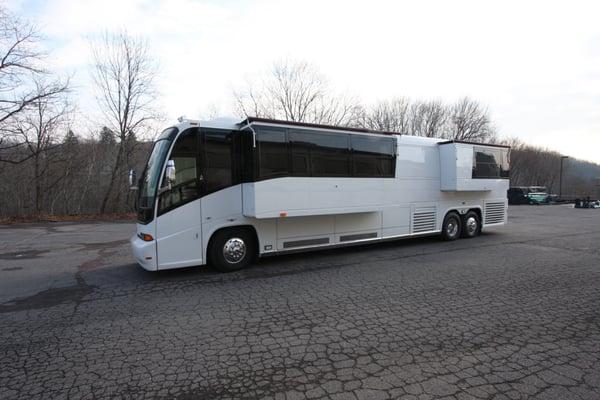 Evolution Custom Coach