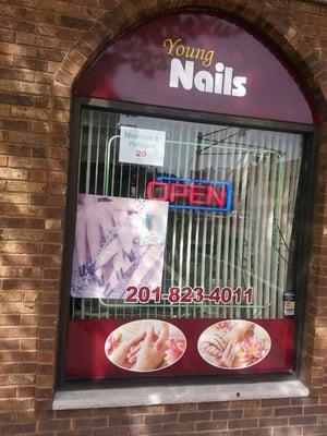 New Young Nails