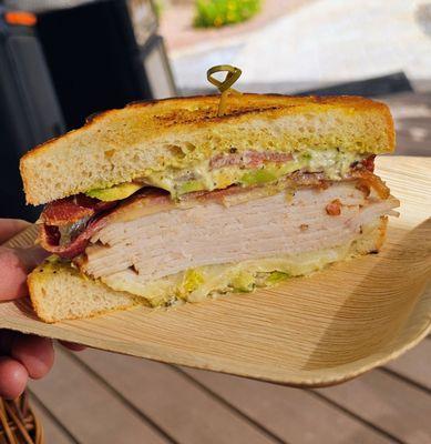 Retro’s Subs & Brews