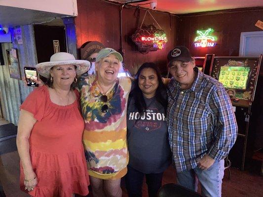 Sandy, Linda, Vida & Gale