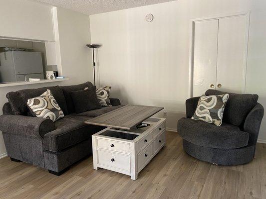 LA Popular Furniture