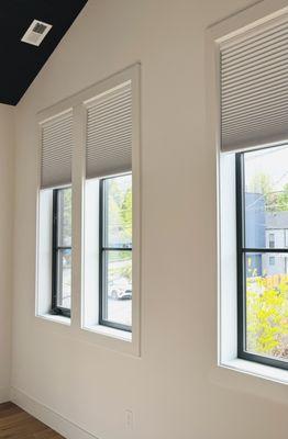 Motorized honeycomb shades