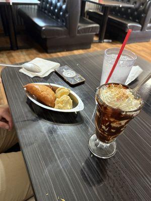 coconut creme pie & brownie sundae