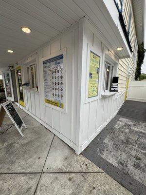 Order on the left, pick up on the right (around the corner)