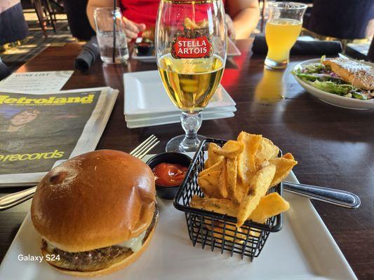 Steakhouse Burger, fries and Stella's Artois beer