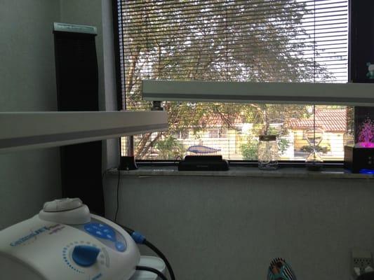 view from the chair @ dr. parayuelos :)