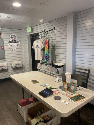 Few cups. POS and course maps for the adjacent brewery. Also a few misc disk bins. $5 disks etc.