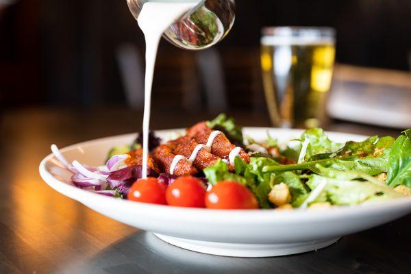 Dale's Sportsbook - Bar & Grill