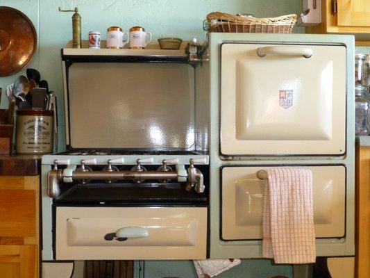 Antique Stove Heaven