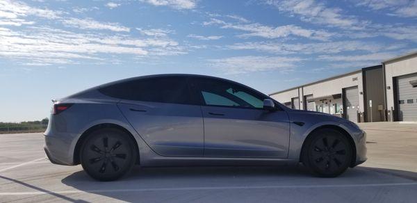 2024 Tesla Model 3
Front windshield 70% CIR
Front doors 25% CIR
Back & Rear Door 5% CIR
Top Roof 5% CIR