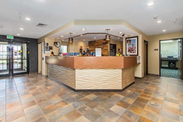 Best Western Plus Holland Inn & Suites