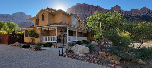 Harvest House Bed & Breakfast