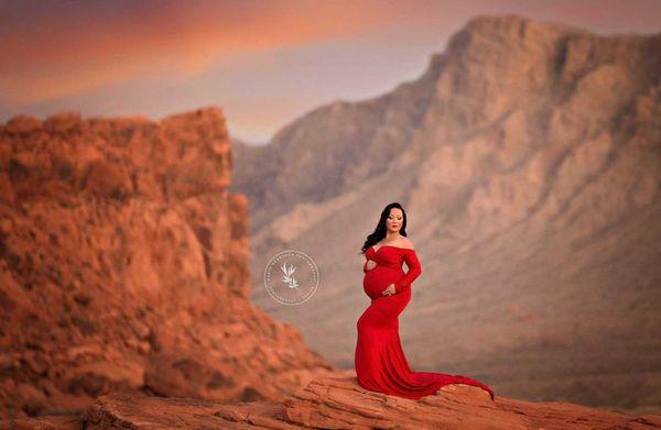 Las Vegas valley of fire maternity photo shoot