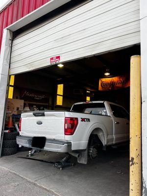 Quinteros Tires and Wheels