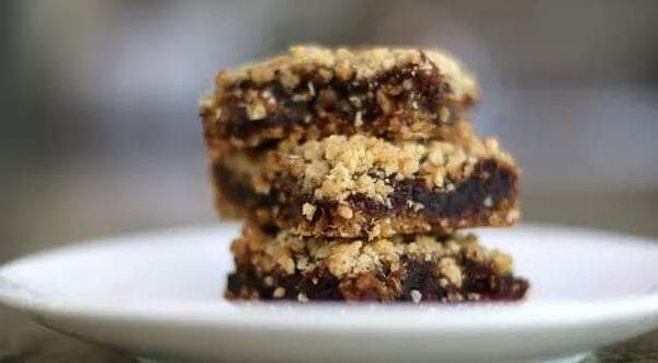 Date Oat Bars
