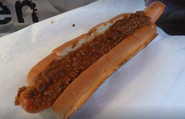 Ken's Dog w/ Chili! facebook.com/TheDawgTour