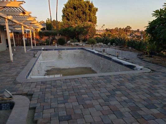 Taylor-Made Pools & Spas