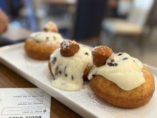 Cannoli Donuts