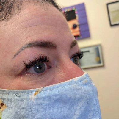 A hybrid set with a wispy babydoll shape