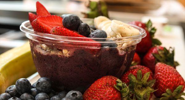 Acai Bowl at United Kitchen & Lounge - Santa monica