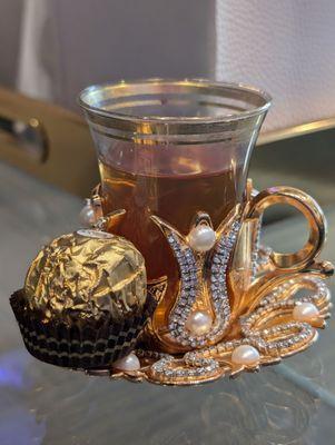 The gorgeous tea set you get while you wait