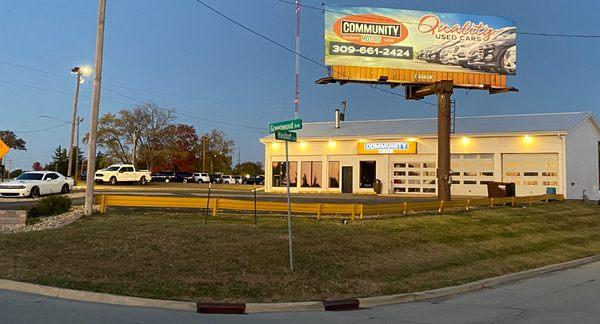 Store front of Community Motors
