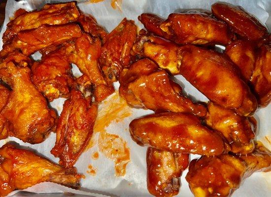 Hot wing and bbq wings