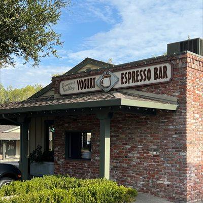 Browns Valley Yogurt & Espresso Bar