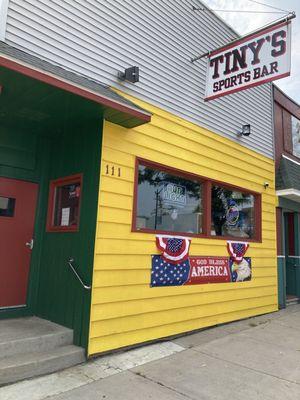 Tiny's Bar