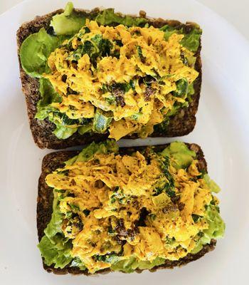 Curry chicken salad & avo on Erewhon keto bread