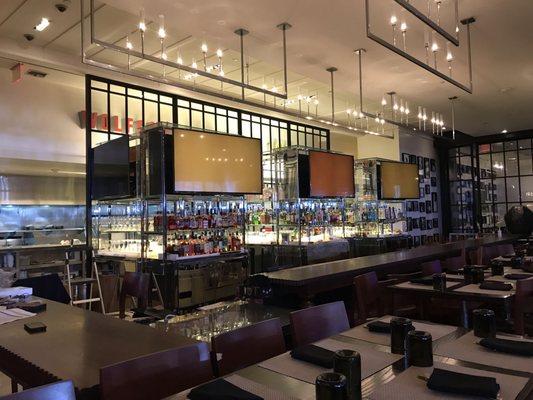 Bar and Grill Restaurant in Downtown LA