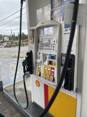 Fancy gas pumps giving out recipes while I pump my gas #Winning