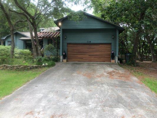 CHI plank garage door