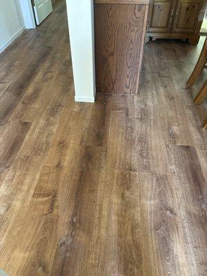 Dinning room vinyl plank floor.
