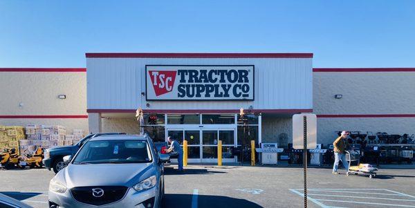 Tractor Supply Co. Exterior