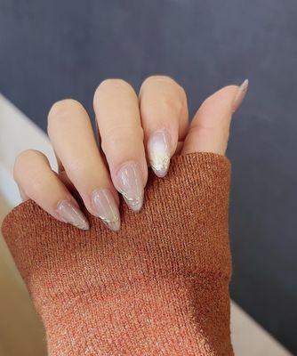 Cat eye nails with chrome design by Paula