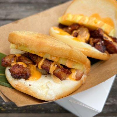 Pineapple buns with Island Chicken
