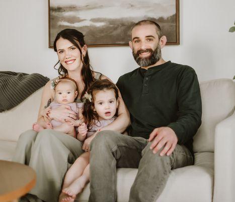 Dr. Ciara with her partner Thomas Costa & daughters Fiora and Fawn who get all get adjusted weekly!