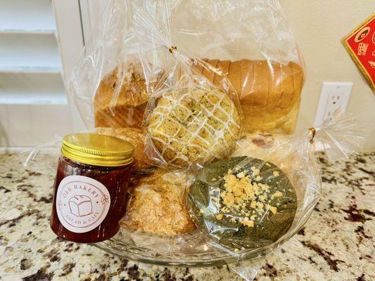 Strawberry bread, strawberry jam, milk bread, fig scone, corn scone, and more...