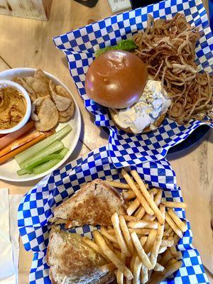 Castaways Bar & Grill