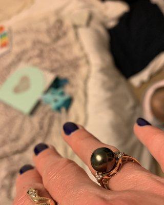 Black pearl ring