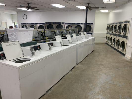 JJ's A & B Laundromat