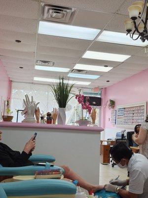 They have 4 pedicure massaging chairs. All very nice.