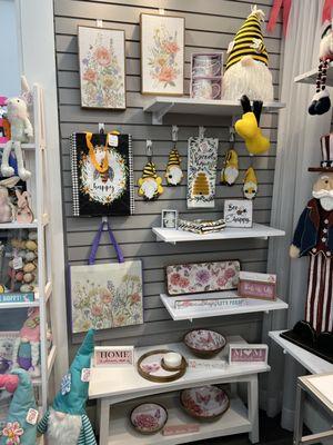 Really cute gifts for Mom.