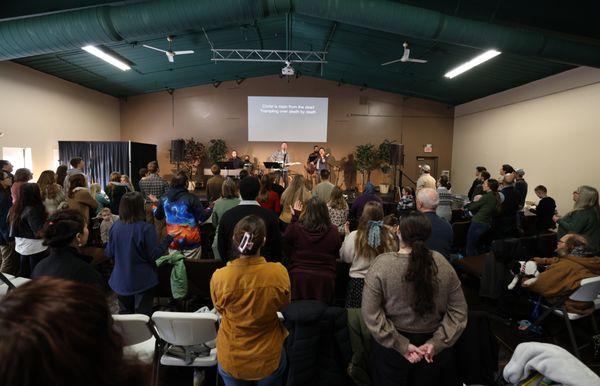 Join us for our 10am Service on Sundays!